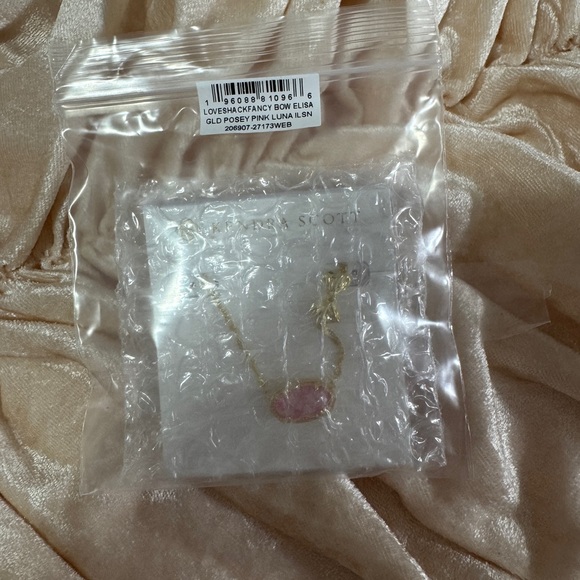 NWT Kendra Scott x LoveShackFancy Bow Gold Elisa Necklace in Posey Pink LunaCOPY - Picture 9 of 11